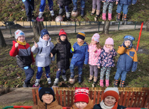 Zabawy w ogrodzie przedszkolnym