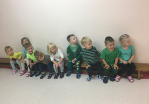 dzieci z grupy I w zielonych koszulkach