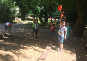 Letnie zabawy na placu przedszkolnym